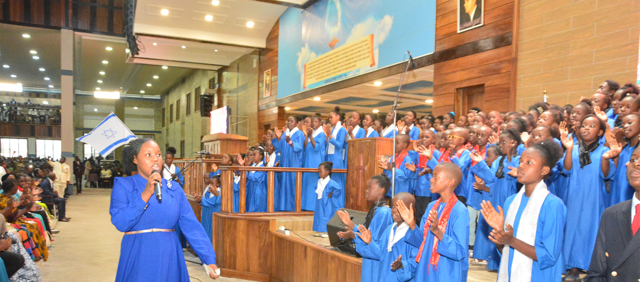Shekinah Tabernacle: Chant special and Les enfants
